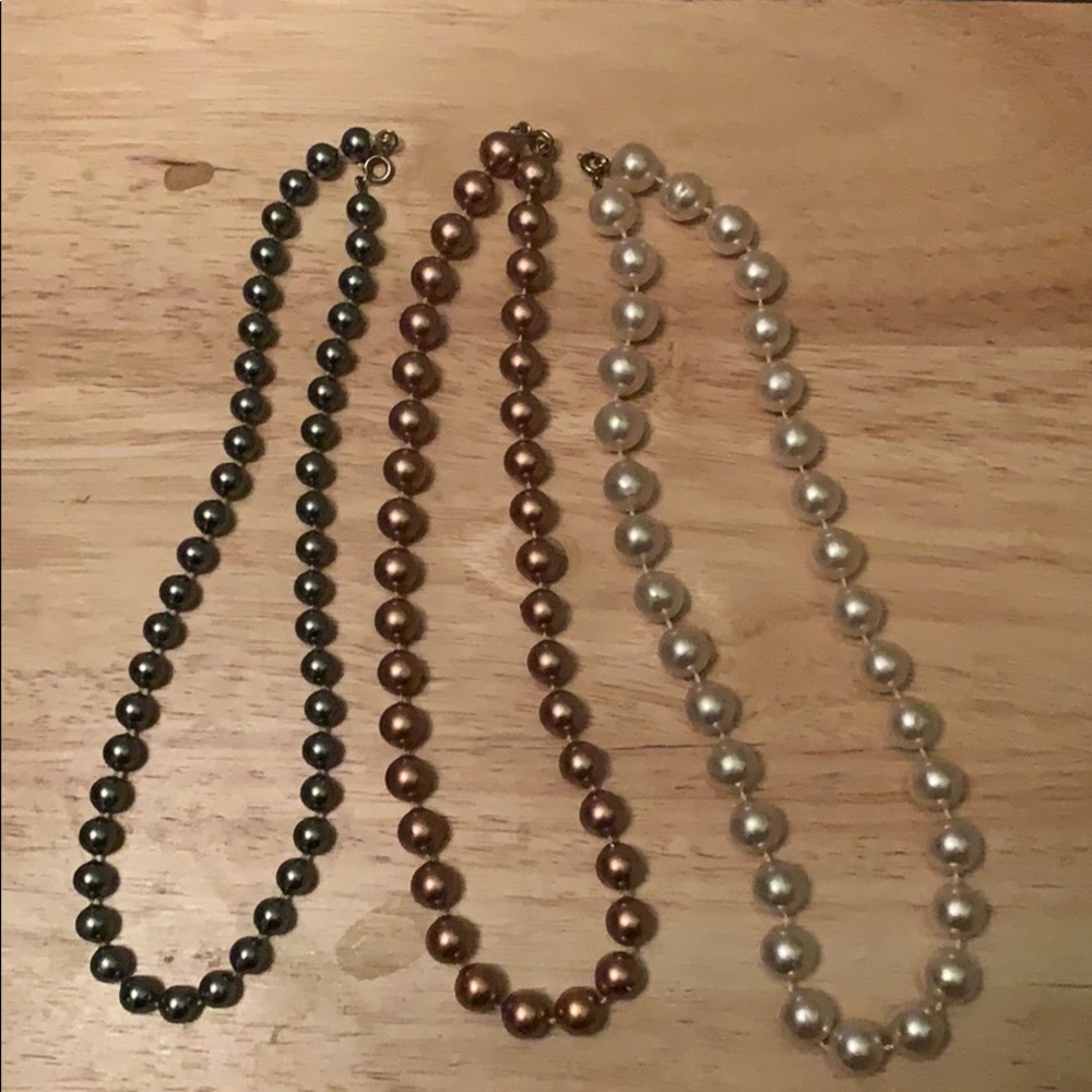 3 pearl necklaces